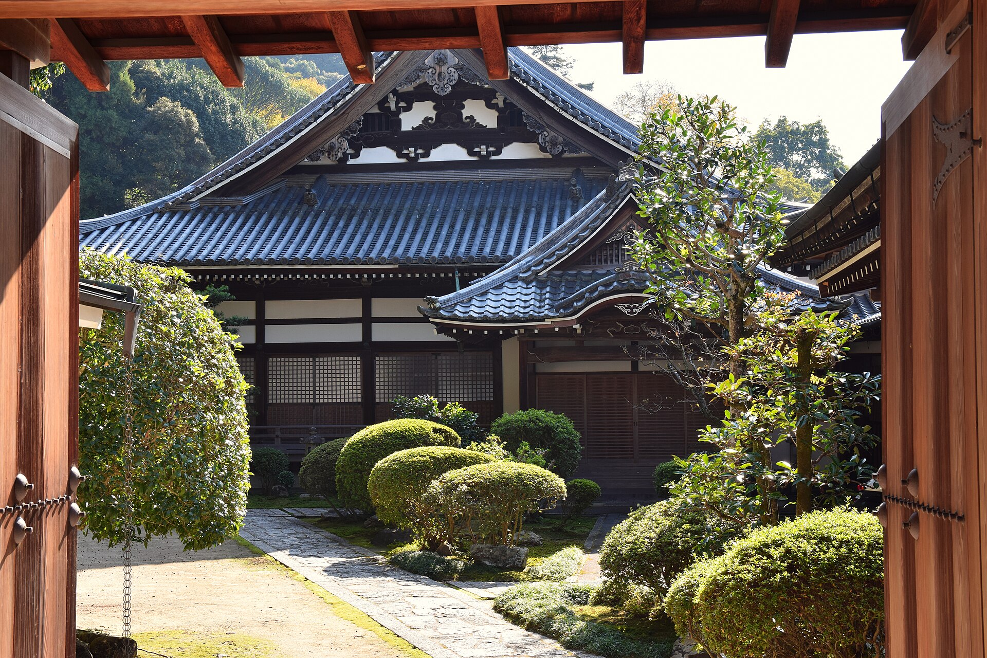 京都知恩院園內建築與庭園日間實景,Raita Futo於2016年拍攝