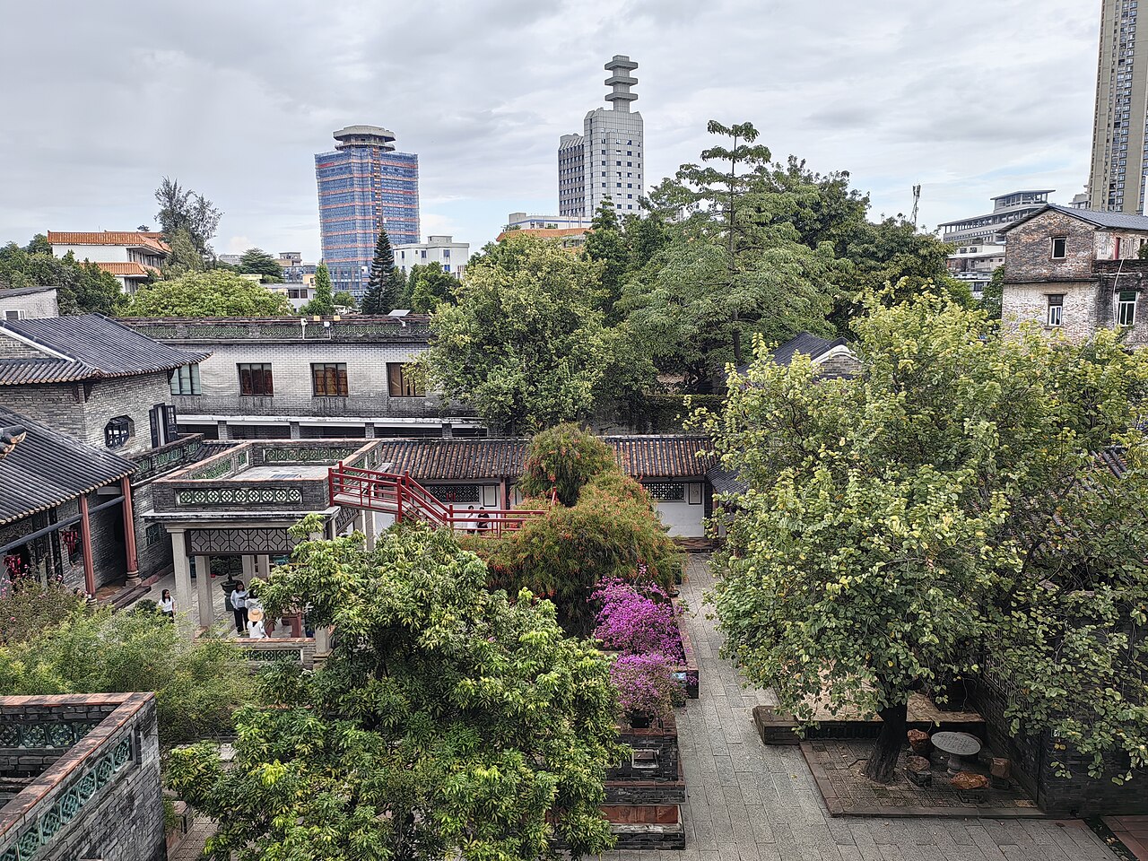 從東莞可園高處俯瞰古建築與園林，2025年9月28日實拍