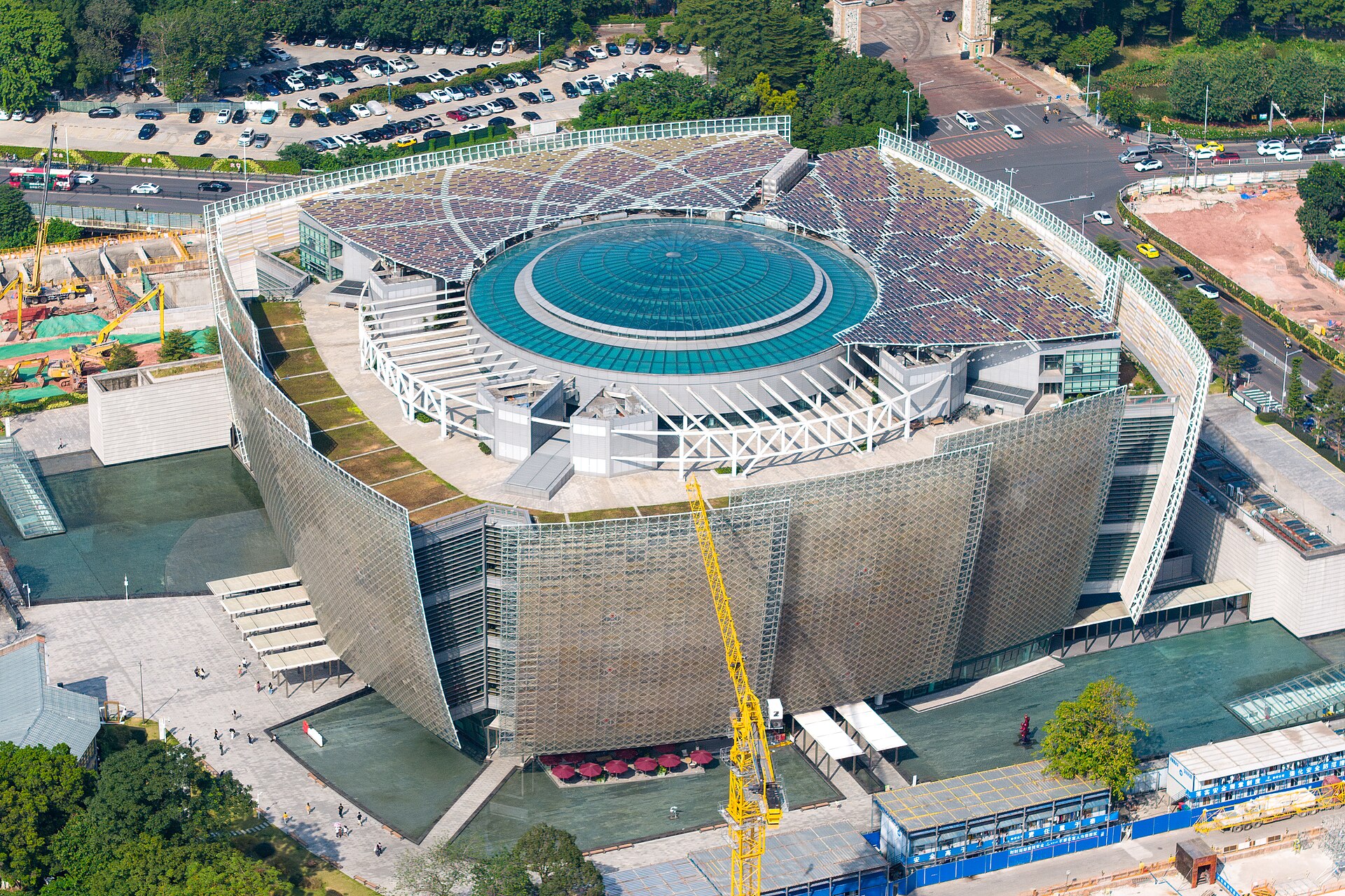 2024年從高處拍攝的廣州藝術博物院海珠新館建築與周邊