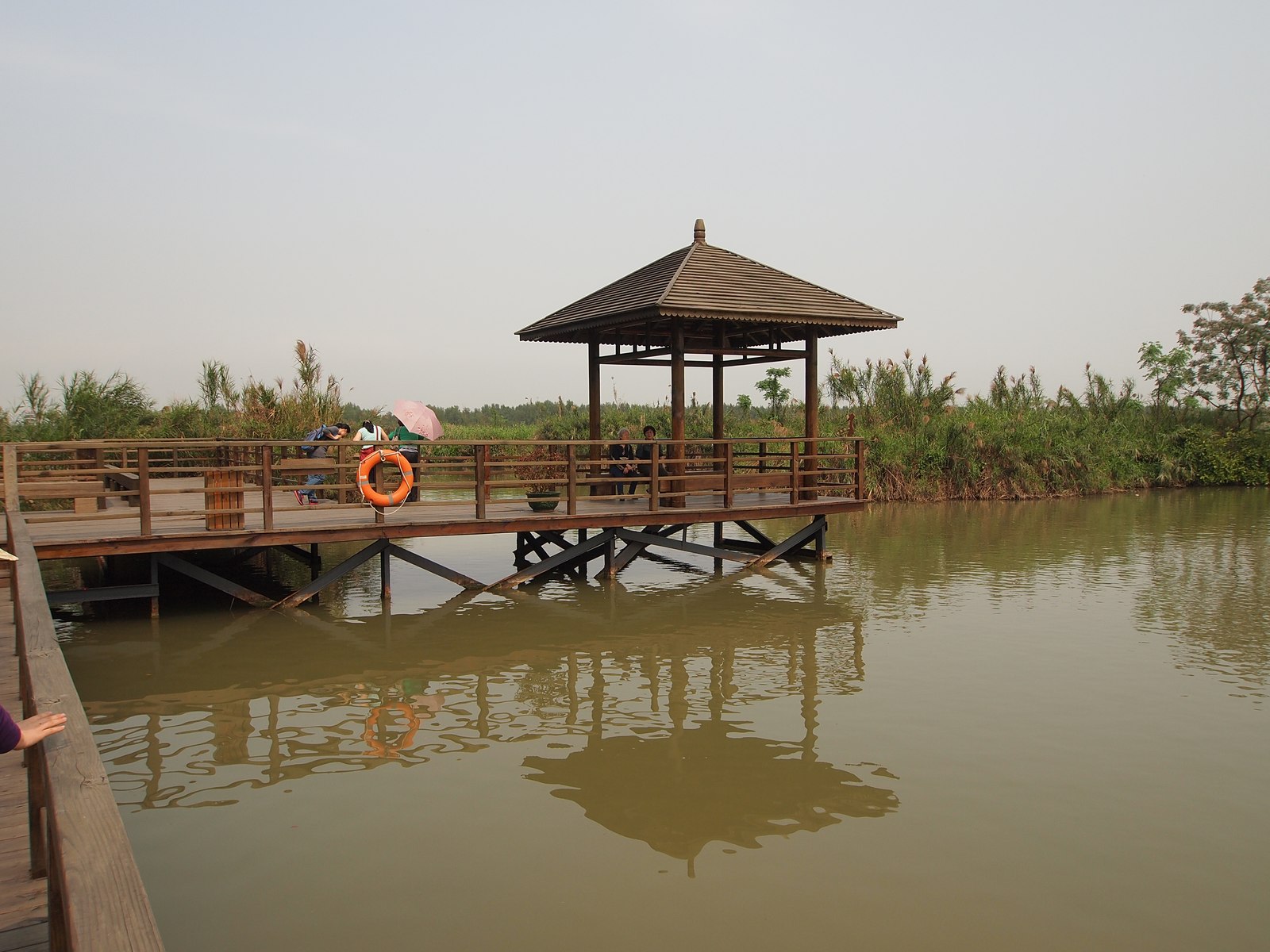 南沙濕地水邊觀景亭與木棧道，2012年實拍