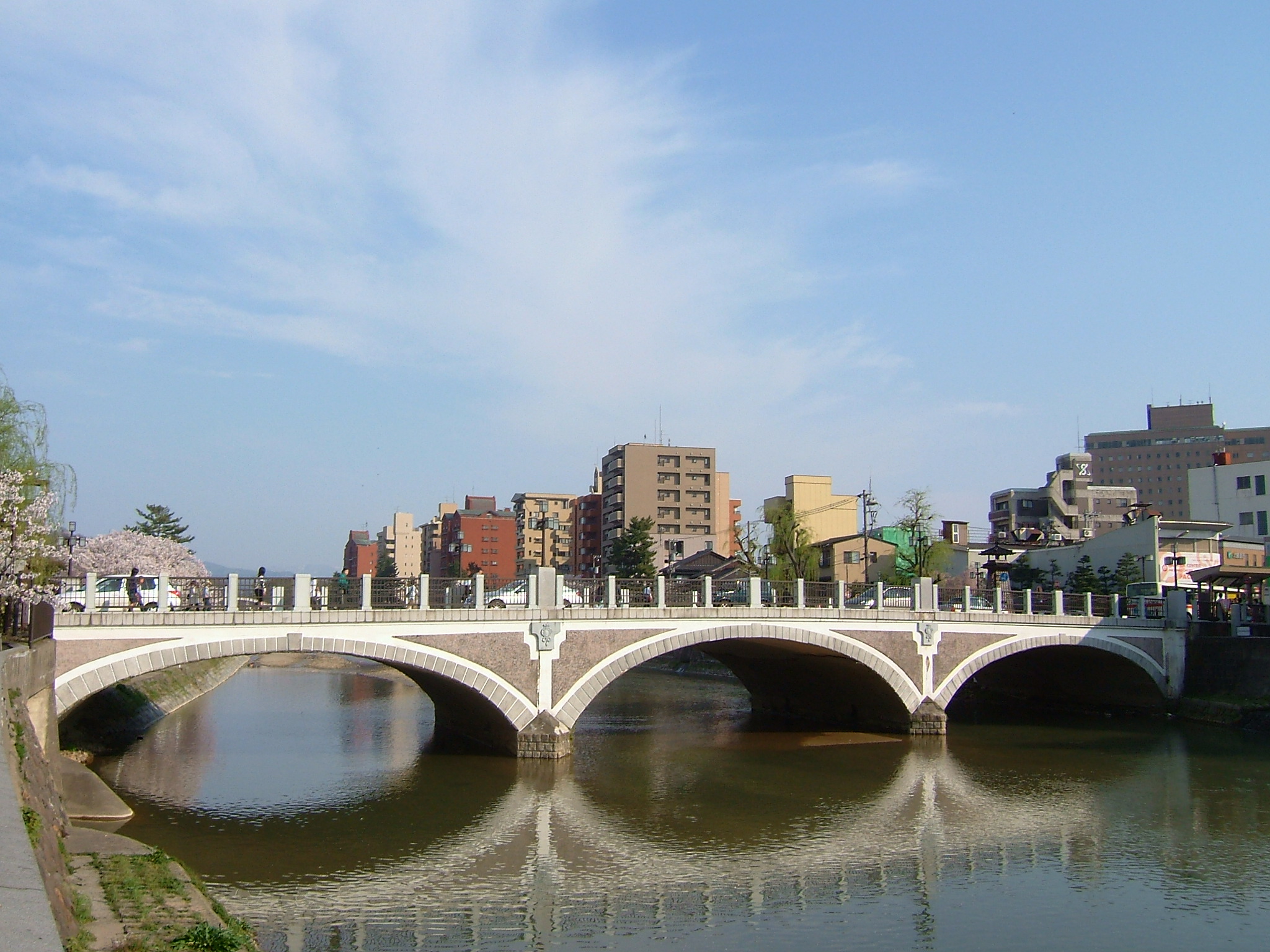 2009年金澤淺野川大橋跨過淺野川的白天實拍