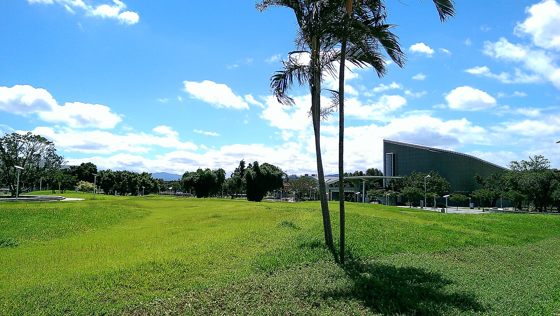 花博圓山園區草地與建築的場地資料照